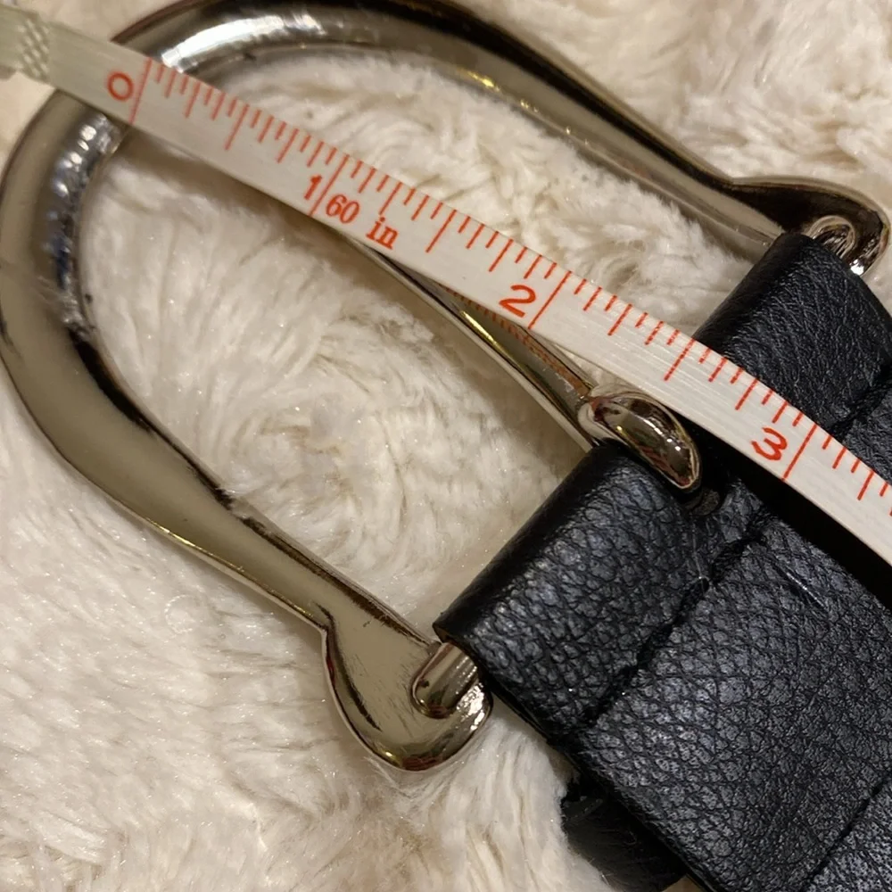 EUC Michael Kors #553633 leather belt 41 inches long with buckle.